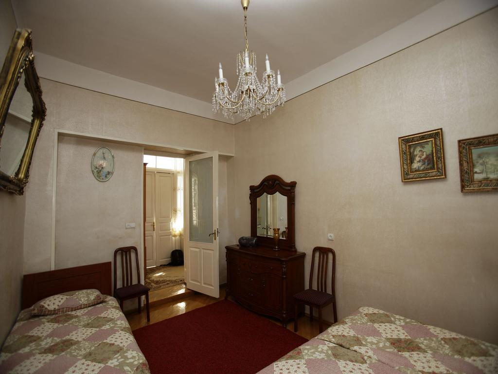 Leila Hotel Tbilisi Quarto foto
